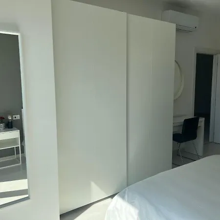 Casa Luna - Metro Argonne Апартаменты Милан